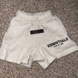 Essentials Kids Off-White Shorts